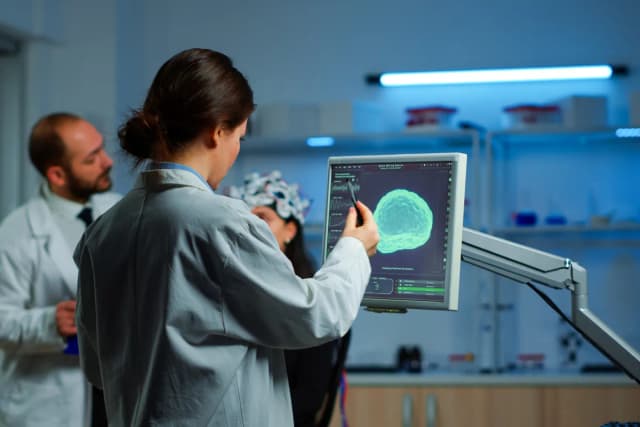 جراحی پیشرفته اندوسکوپیک مغز و درمان هیدروسفالوس