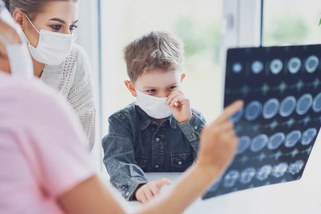 درمان تخصصی تومورهای مغزی و ناهنجاریهای جمجمه در کودکان